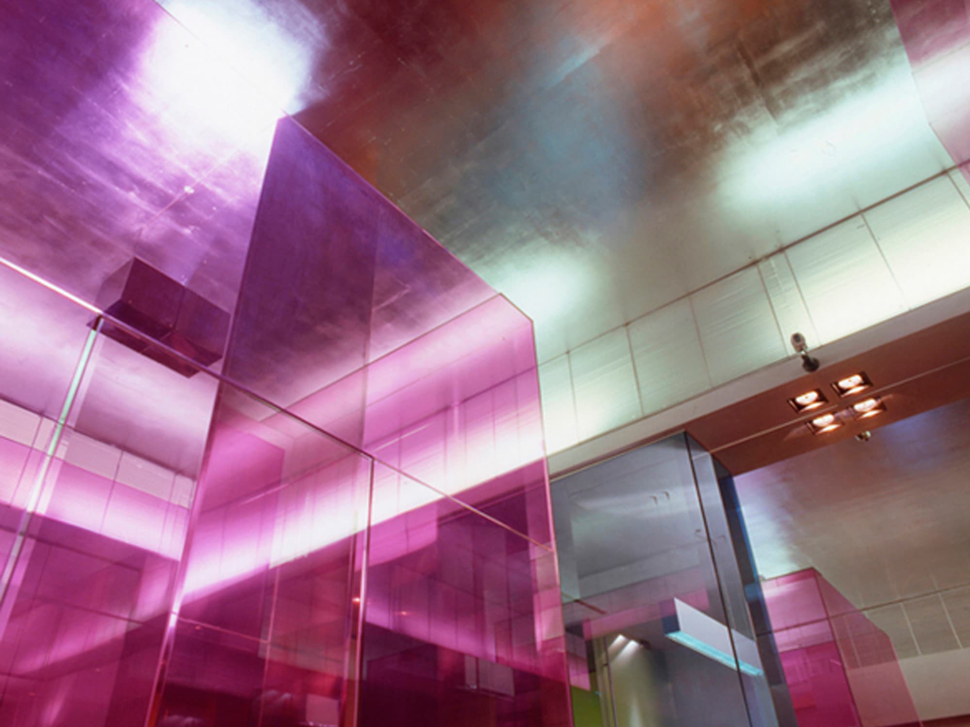 Boutique for Money, Via Fontana